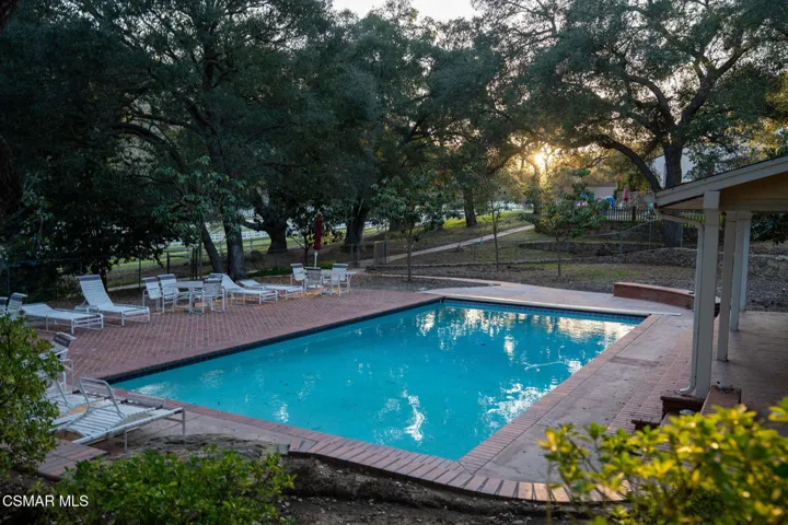 Delivery1753HiddenValleyRd,ThousandOaks-