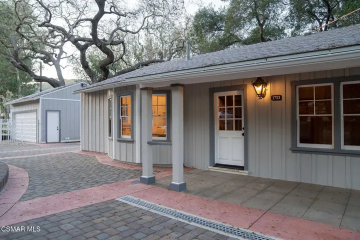 Delivery1753HiddenValleyRd,ThousandOaks-