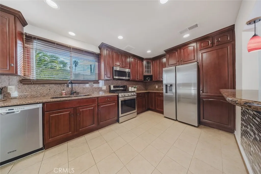 520 N Howard Street, Glendale, California 91206 home-pic-33