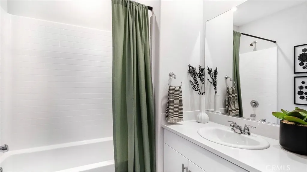 1210 Yeager Avenue, Rialto, California 92376 home-pic-10