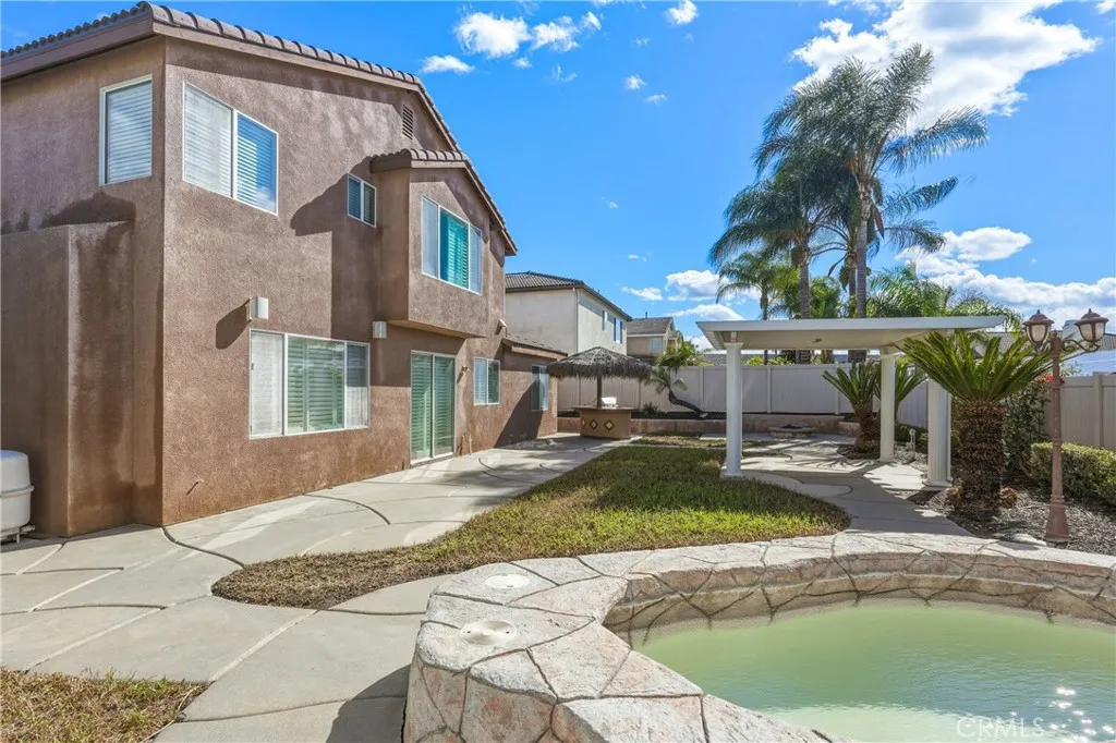 17891 Robusta Drive, Riverside, California 92503 home-pic-3