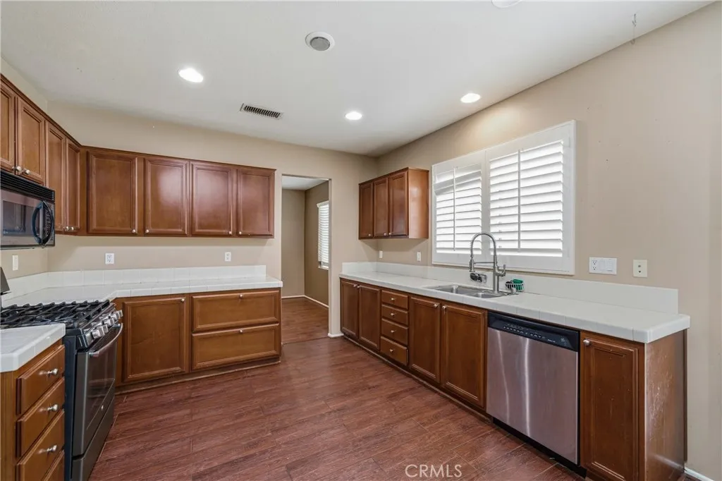 17891 Robusta Drive, Riverside, California 92503 home-pic-19