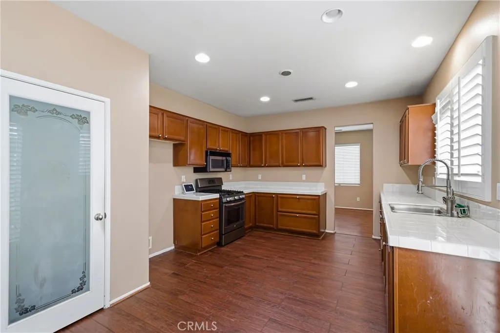 17891 Robusta Drive, Riverside, California 92503 home-pic-17
