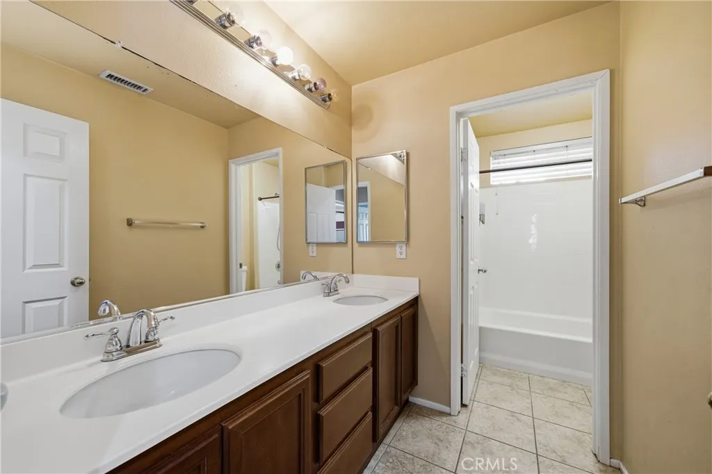 17891 Robusta Drive, Riverside, California 92503 home-pic-34