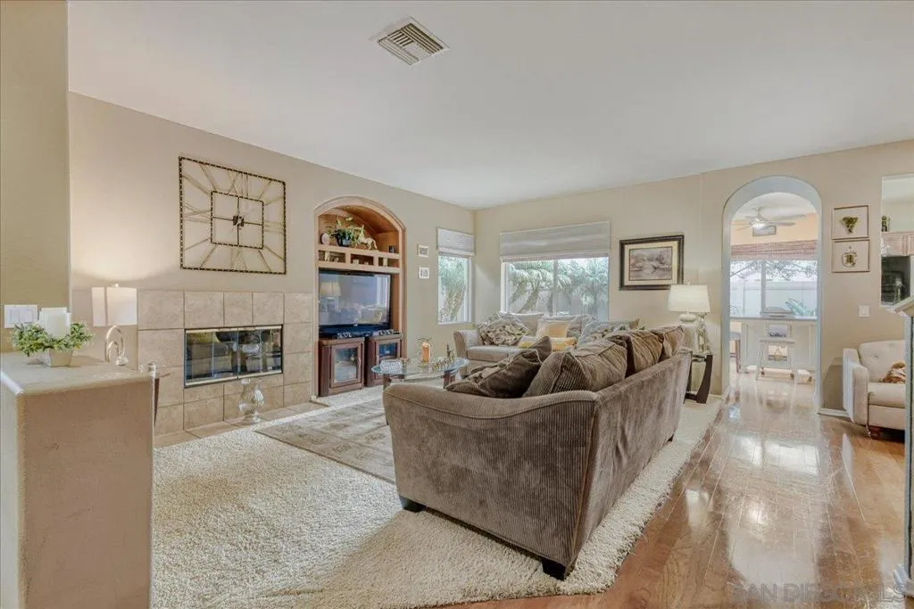6373 Avenida De Las Vistas 2, San Diego, California 92154 home-pic-4