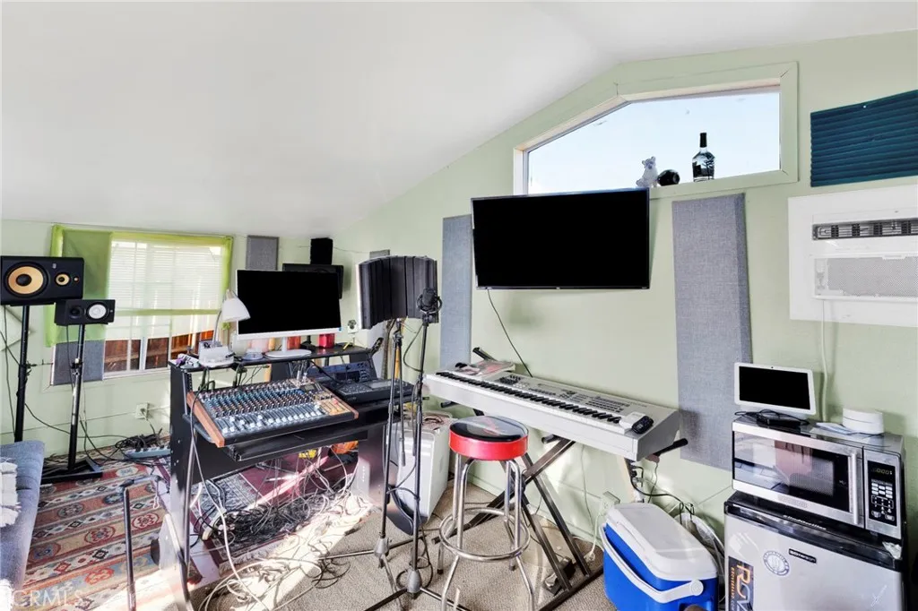 14415 Erie, Apple Valley, California 92307 home-pic-46