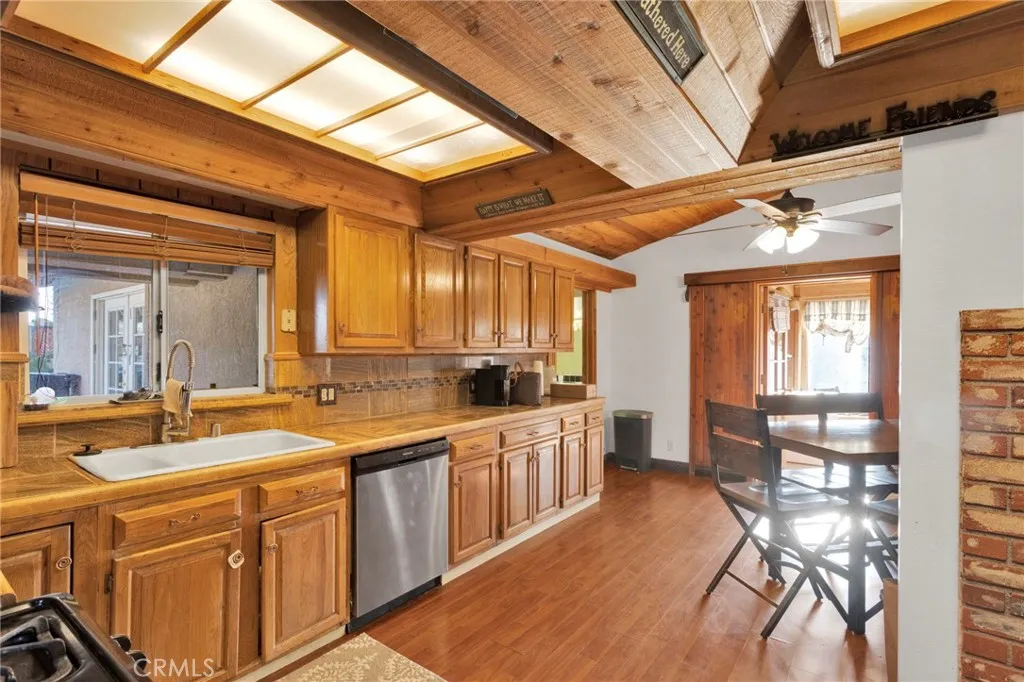 14415 Erie, Apple Valley, California 92307 home-pic-20