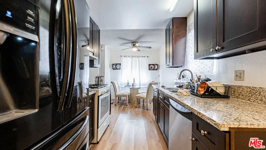 586 San Dimas Street, Hemet, California 92545 home-pic-11