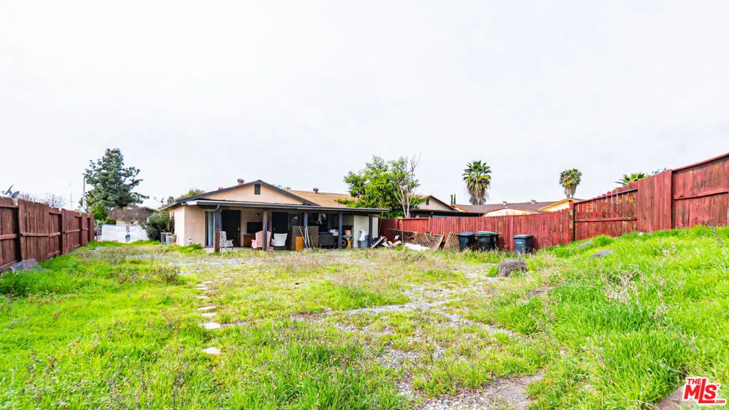 586 San Dimas Street, Hemet, California 92545 home-pic-24