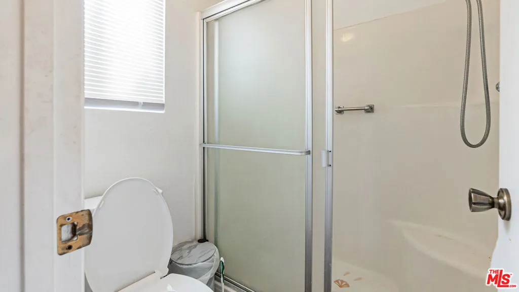 586 San Dimas Street, Hemet, California 92545 home-pic-18