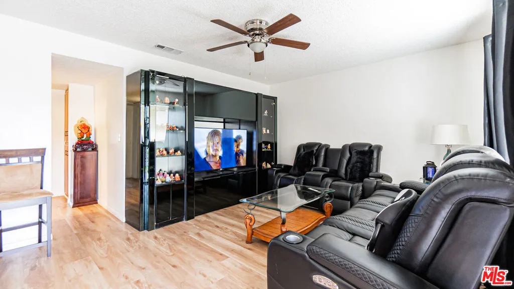 586 San Dimas Street, Hemet, California 92545 home-pic-4