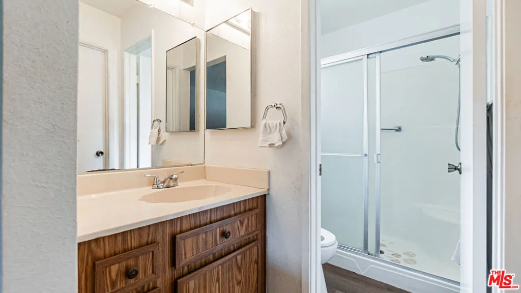 586 San Dimas Street, Hemet, California 92545 home-pic-17