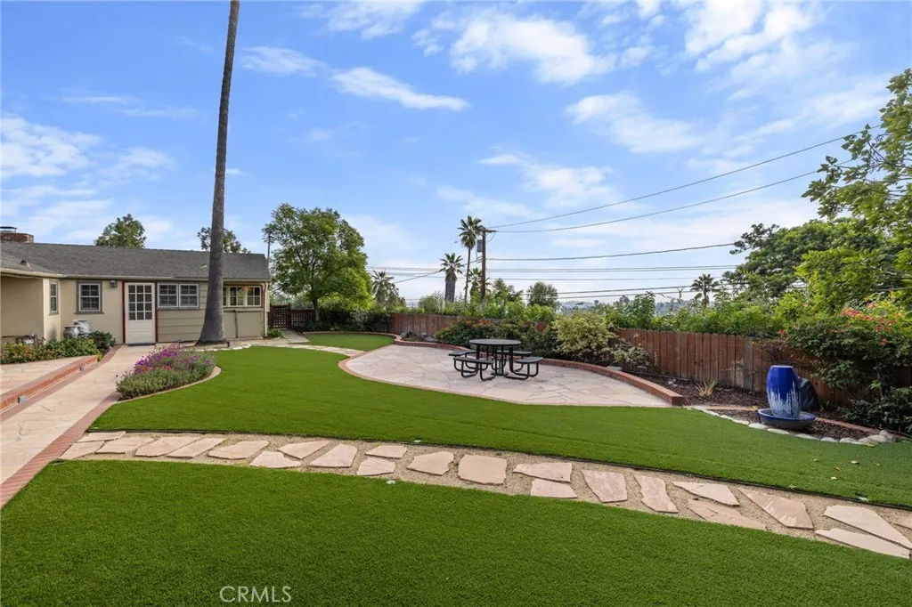 120 Kenworthy, Pasadena, California 91105 home-pic-43