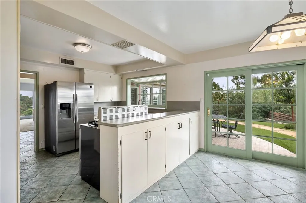 120 Kenworthy, Pasadena, California 91105 home-pic-20
