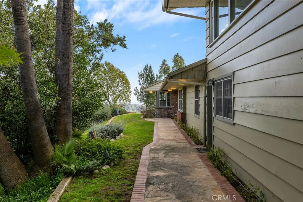 120 Kenworthy, Pasadena, California 91105 home-pic-6