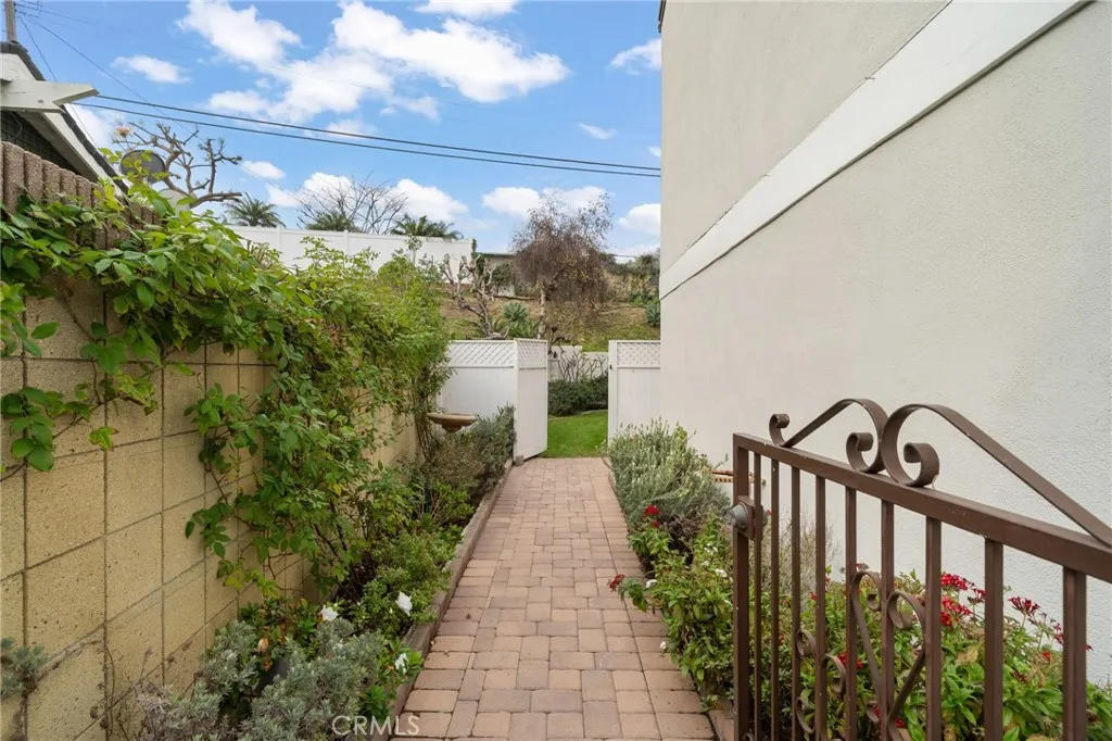 26501 Senator Avenue, Harbor City, California 90710 home-pic-4