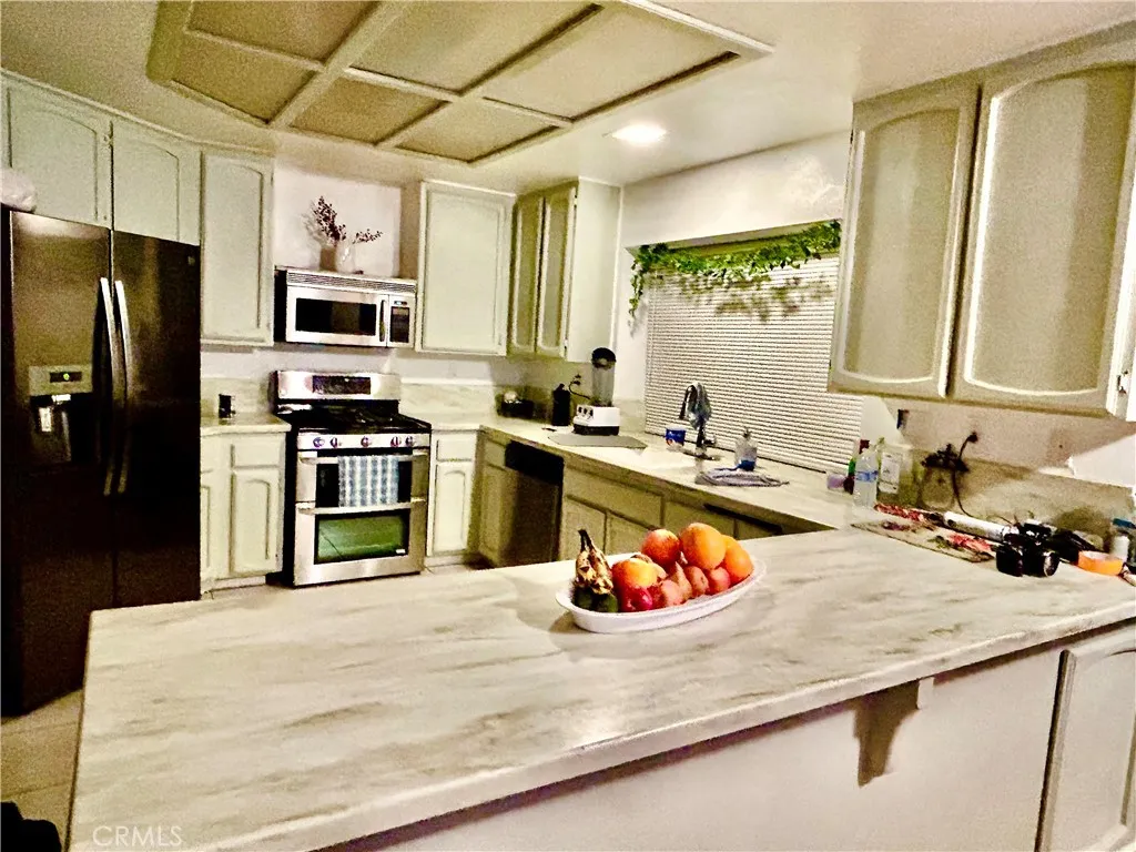 11691 Via Colina, Moreno Valley, California 92555 home-pic-4