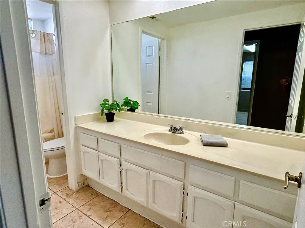 11691 Via Colina, Moreno Valley, California 92555 home-pic-52