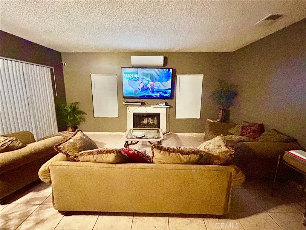 11691 Via Colina, Moreno Valley, California 92555 home-pic-12