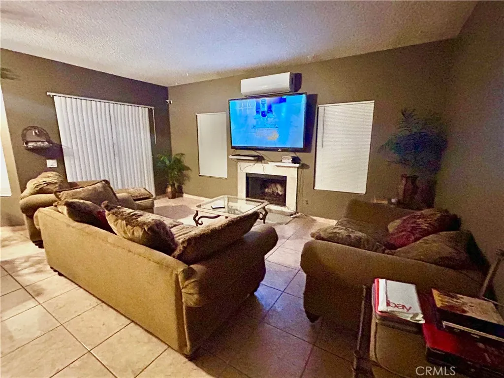 11691 Via Colina, Moreno Valley, California 92555 home-pic-13