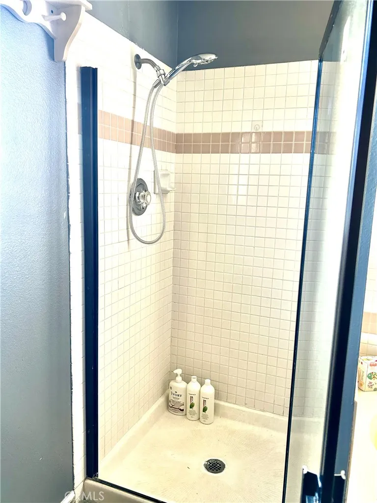 11691 Via Colina, Moreno Valley, California 92555 home-pic-35