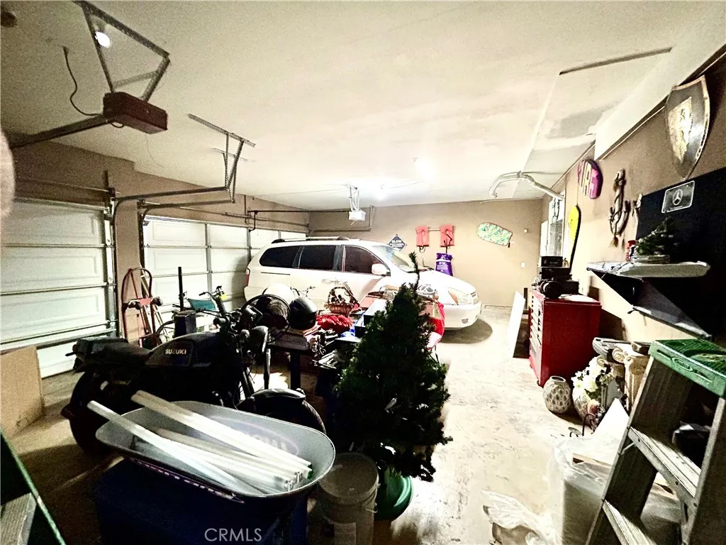 11691 Via Colina, Moreno Valley, California 92555 home-pic-26