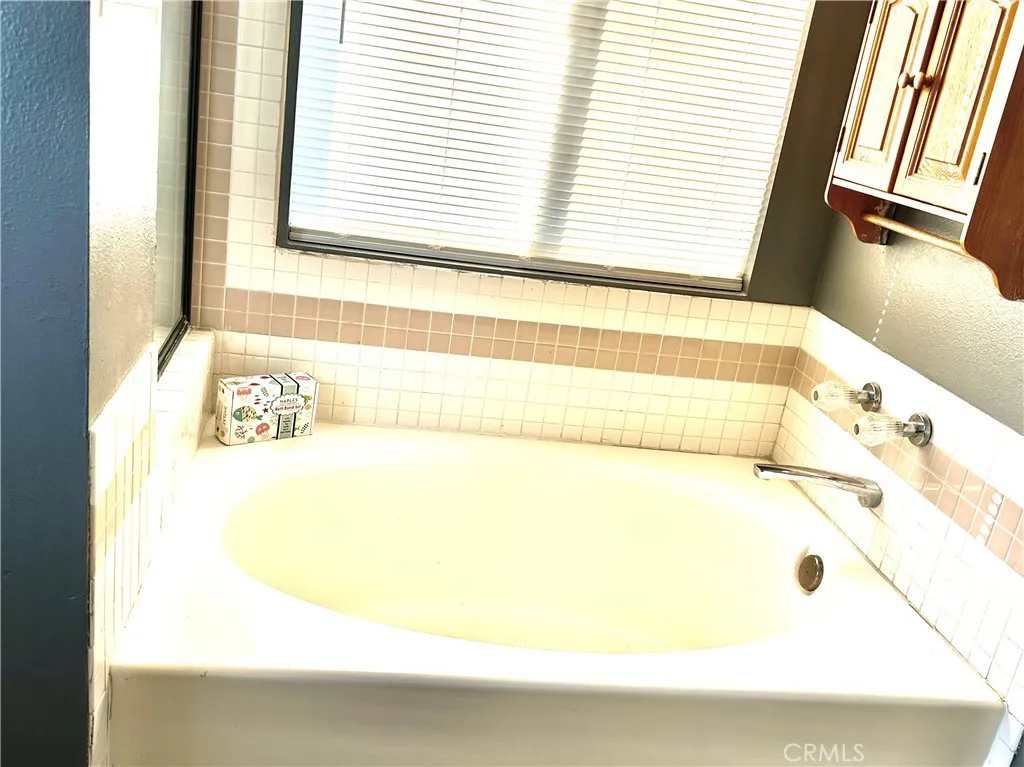 11691 Via Colina, Moreno Valley, California 92555 home-pic-34