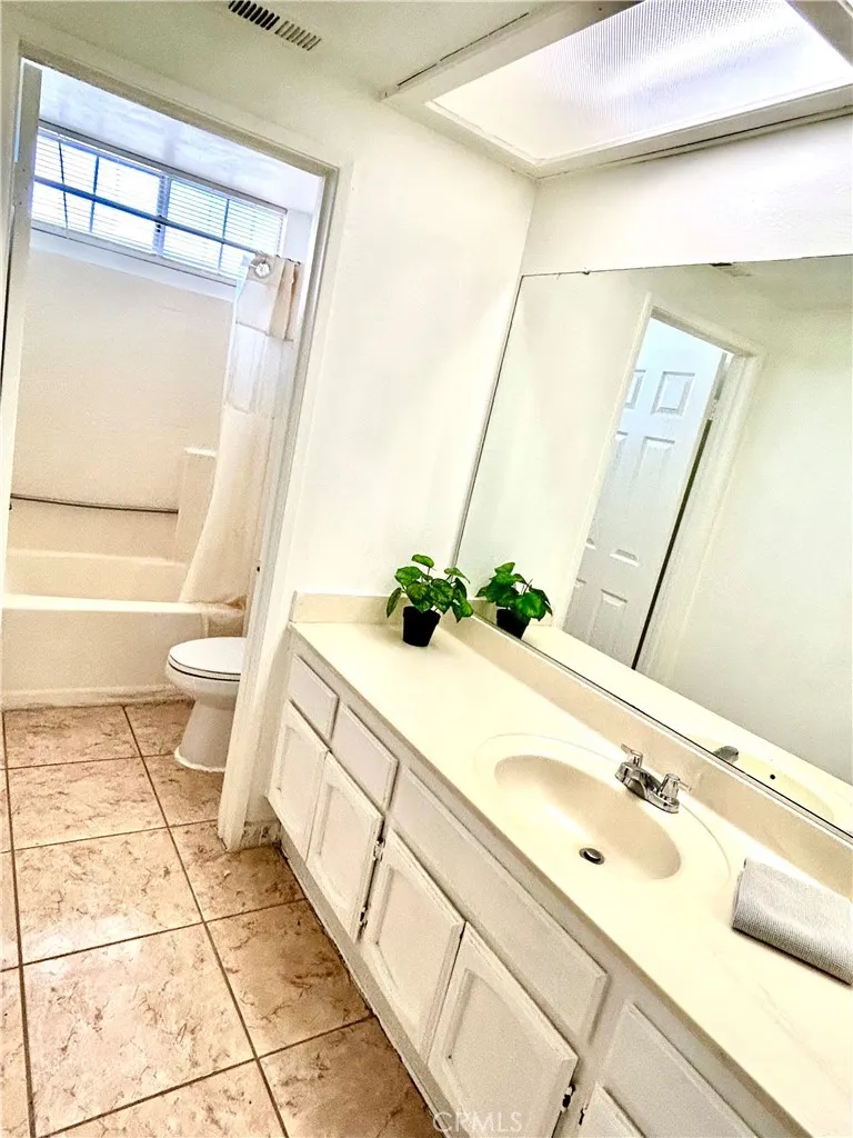 11691 Via Colina, Moreno Valley, California 92555 home-pic-51