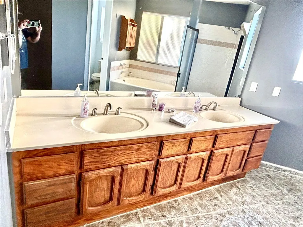 11691 Via Colina, Moreno Valley, California 92555 home-pic-38