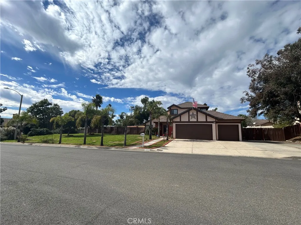 11691 Via Colina, Moreno Valley, California 92555 home-pic-3