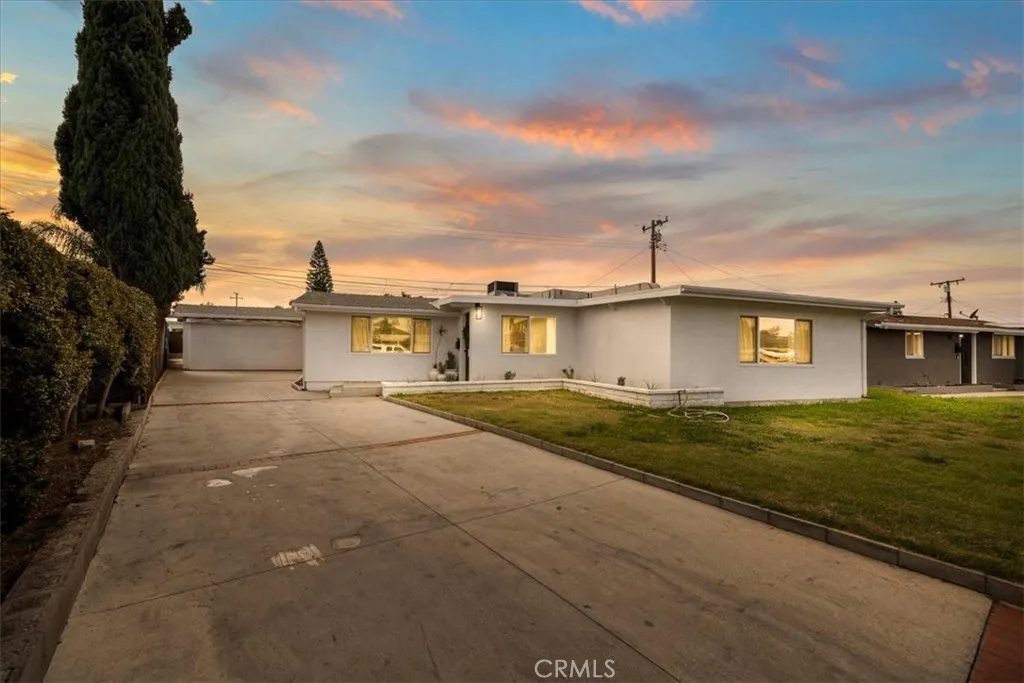 218 W Gragmont, Covina, California 91722 home-pic-1