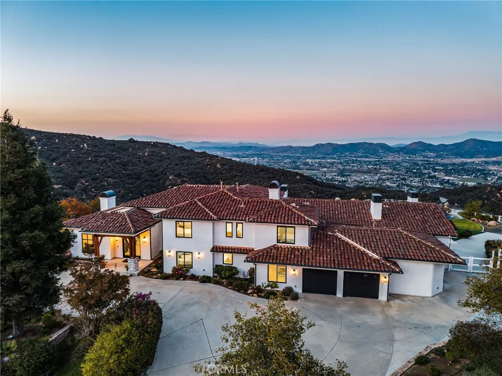 37730 Via Baya, Murrieta, California 92562 home-pic-1
