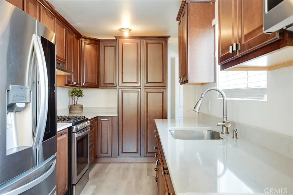 15112 Domino, Van Nuys, California 91411 home-pic-25