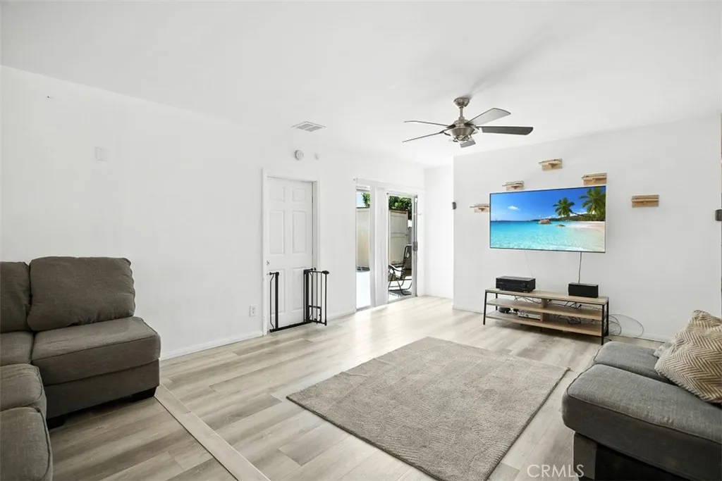 15112 Domino, Van Nuys, California 91411 home-pic-17