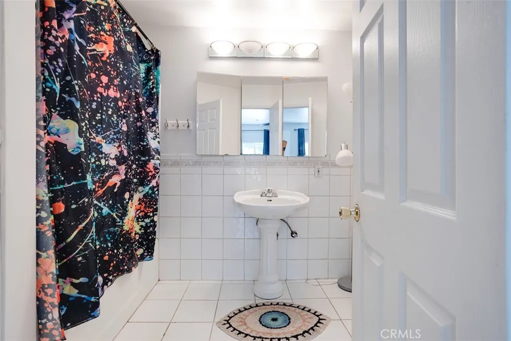 15112 Domino, Van Nuys, California 91411 home-pic-33
