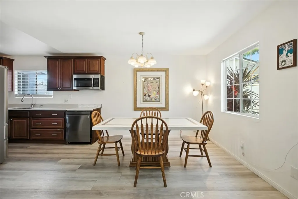 15112 Domino, Van Nuys, California 91411 home-pic-21