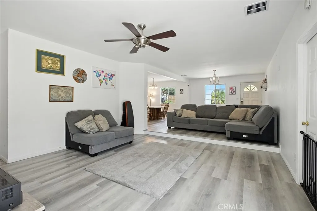 15112 Domino, Van Nuys, California 91411 home-pic-19