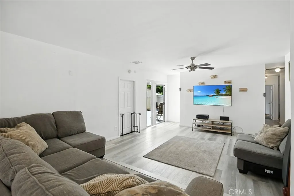 15112 Domino, Van Nuys, California 91411 home-pic-16