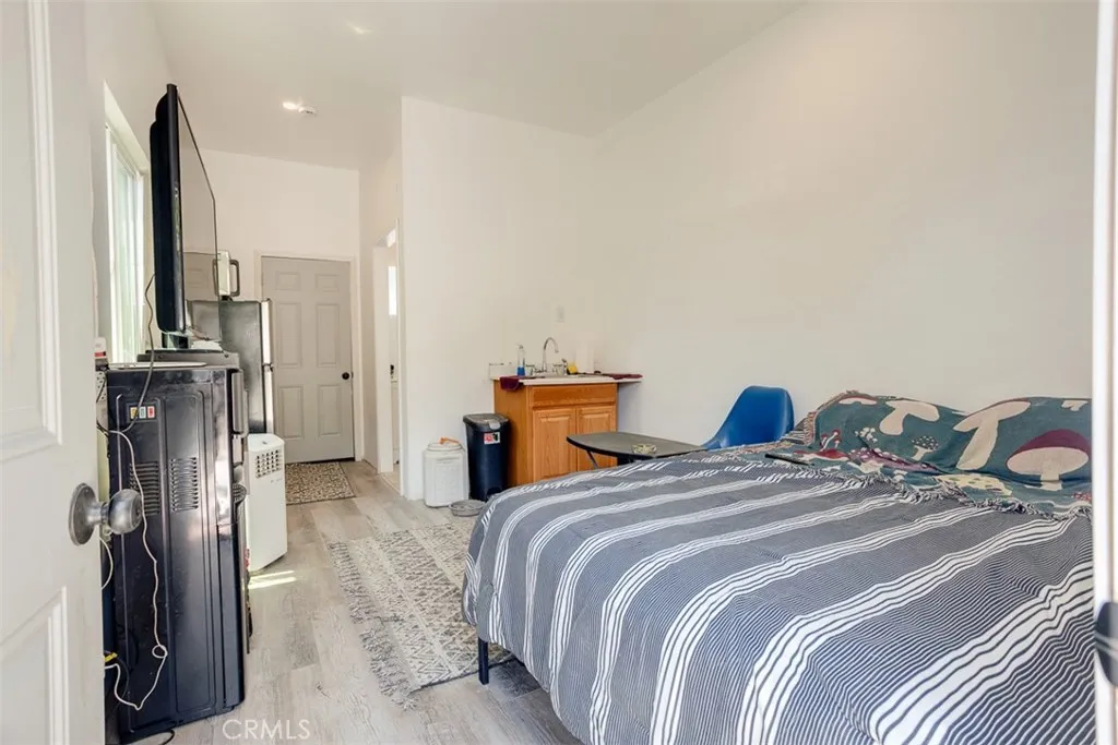 15112 Domino, Van Nuys, California 91411 home-pic-46