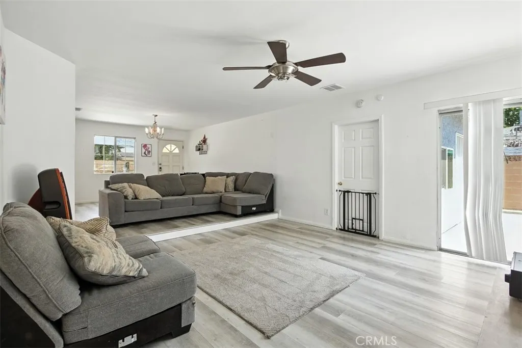 15112 Domino, Van Nuys, California 91411 home-pic-20