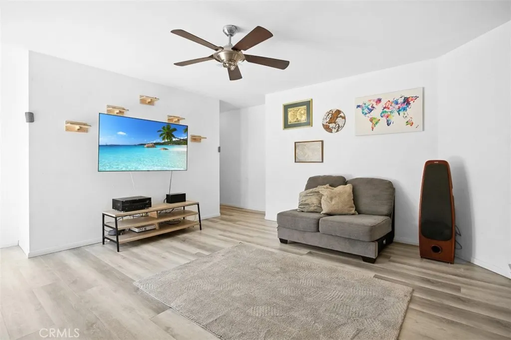 15112 Domino, Van Nuys, California 91411 home-pic-18
