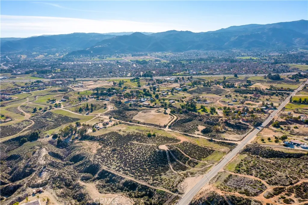 Map it to your Private 10 or subdivide to your dwellings of your own little village. A location that is desired with amenities nearby.
