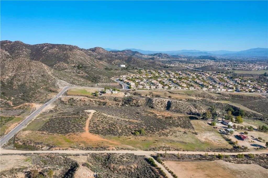 Map it to your Private 10 or subdivide to your dwellings of your own little village. A location that is desired with amenities nearby.