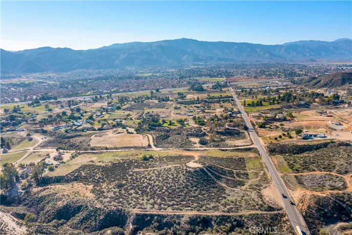 Map it to your Private 10 or subdivide to your dwellings of your own little village. A location that is desired with amenities nearby.