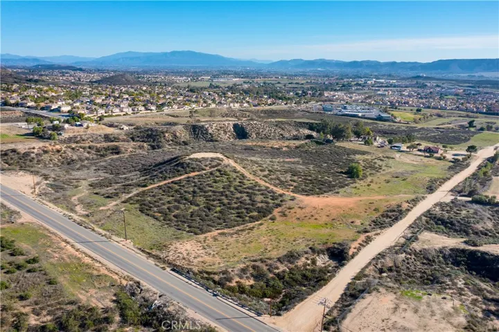 10 acres of beauty.