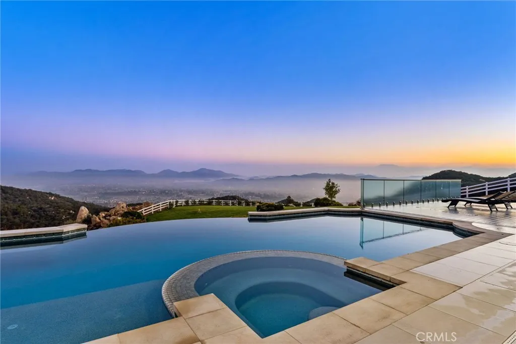 37731 Via Baya, Murrieta, California 92562 home-pic-1