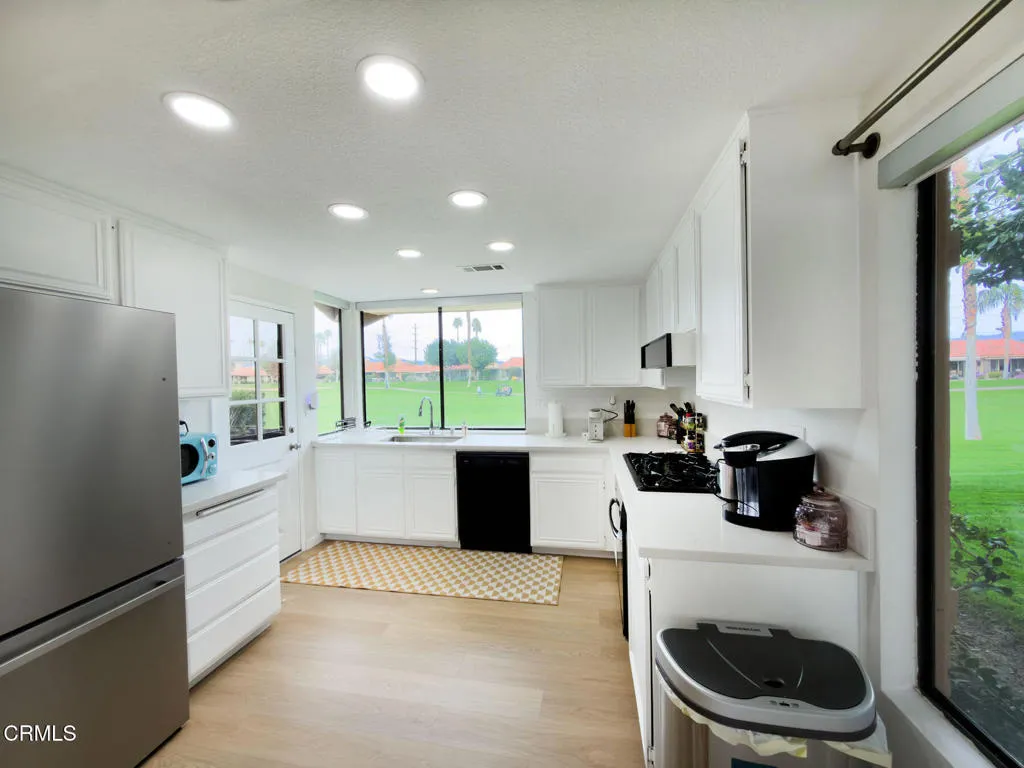 314 Villena Way, Palm Desert, California 92260 home-pic-16