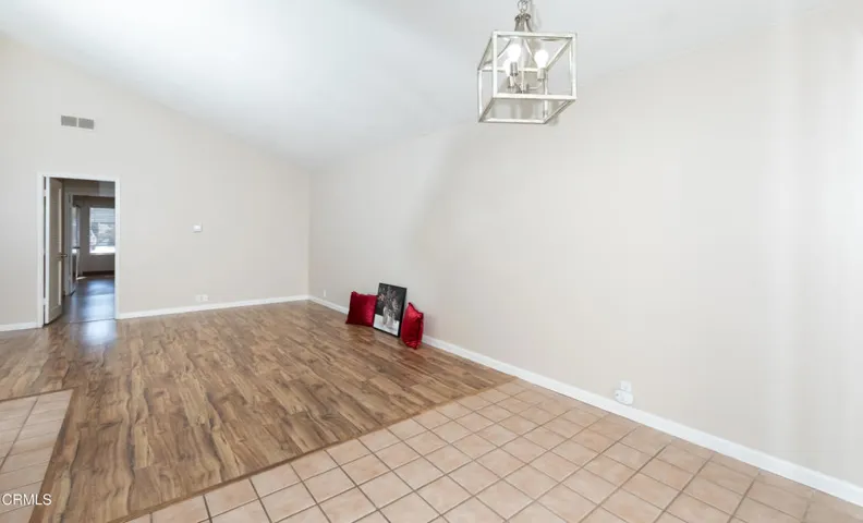 15 5681 Stanford St (Ventura CA)