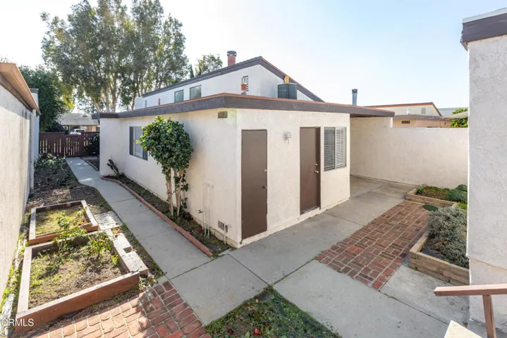 9 5681 Stanford St (Ventura CA)