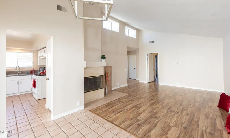 13 5681 Stanford St (Ventura CA)